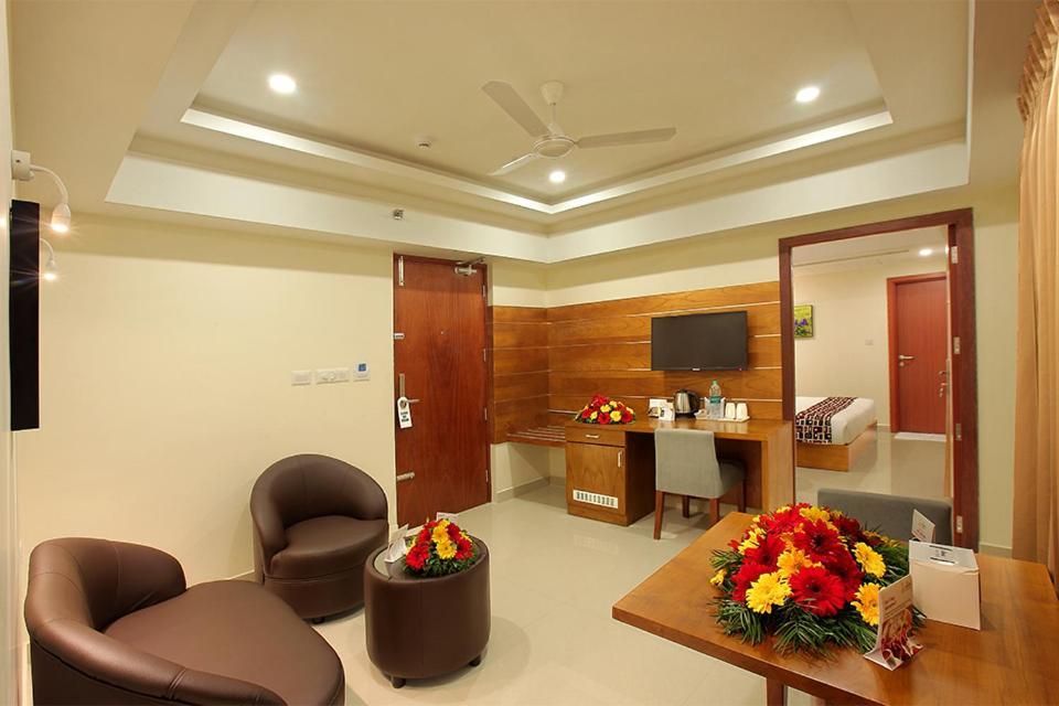 Отель Lumbini Supreme Thrissur Экстерьер фото