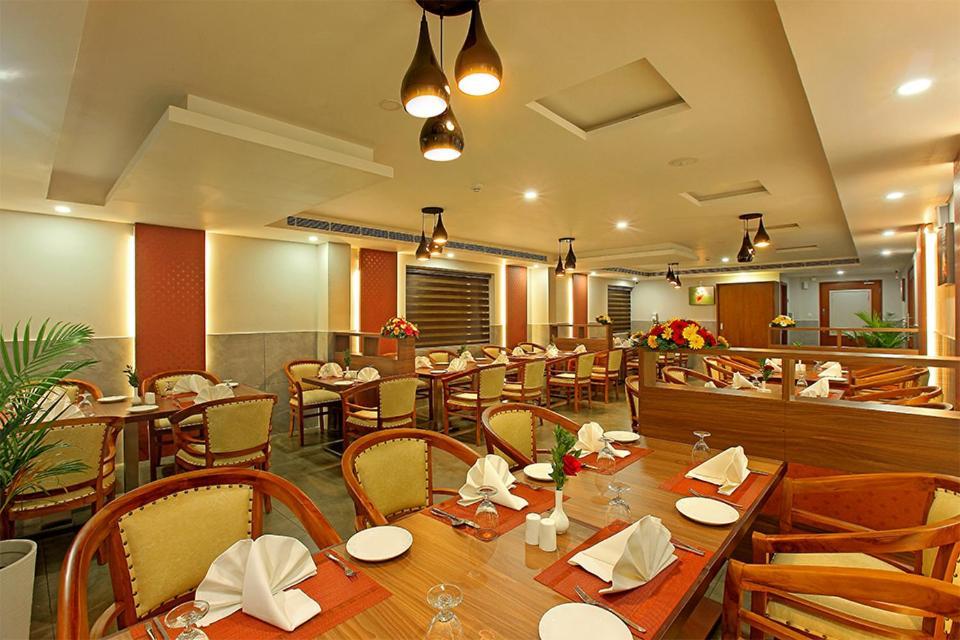 Отель Lumbini Supreme Thrissur Экстерьер фото