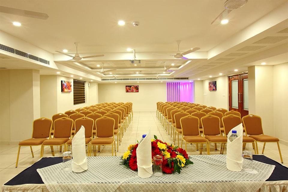 Отель Lumbini Supreme Thrissur Экстерьер фото